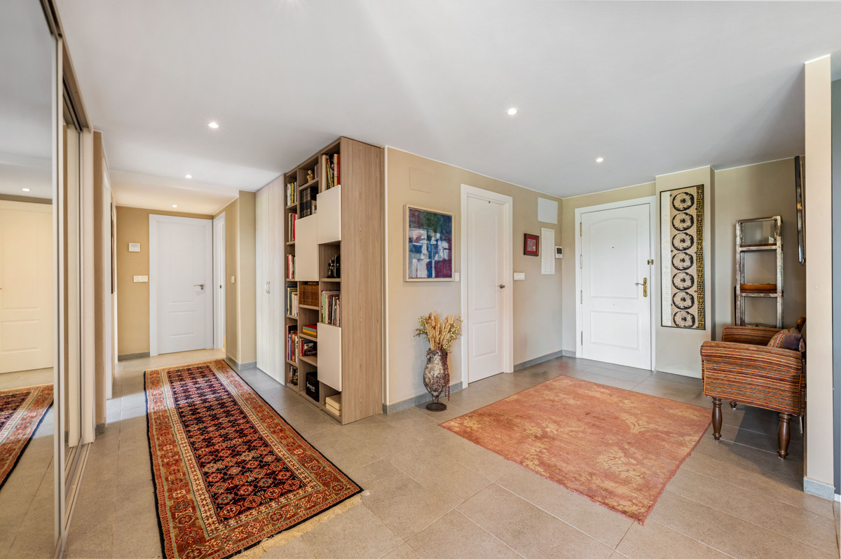 Appartement te koop in San Pedro de Alcántara | 4 slaapkamers H5349172