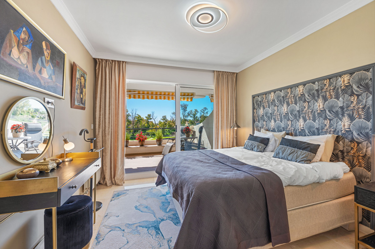 Appartement te koop in San Pedro de Alcántara | 4 slaapkamers H5349172