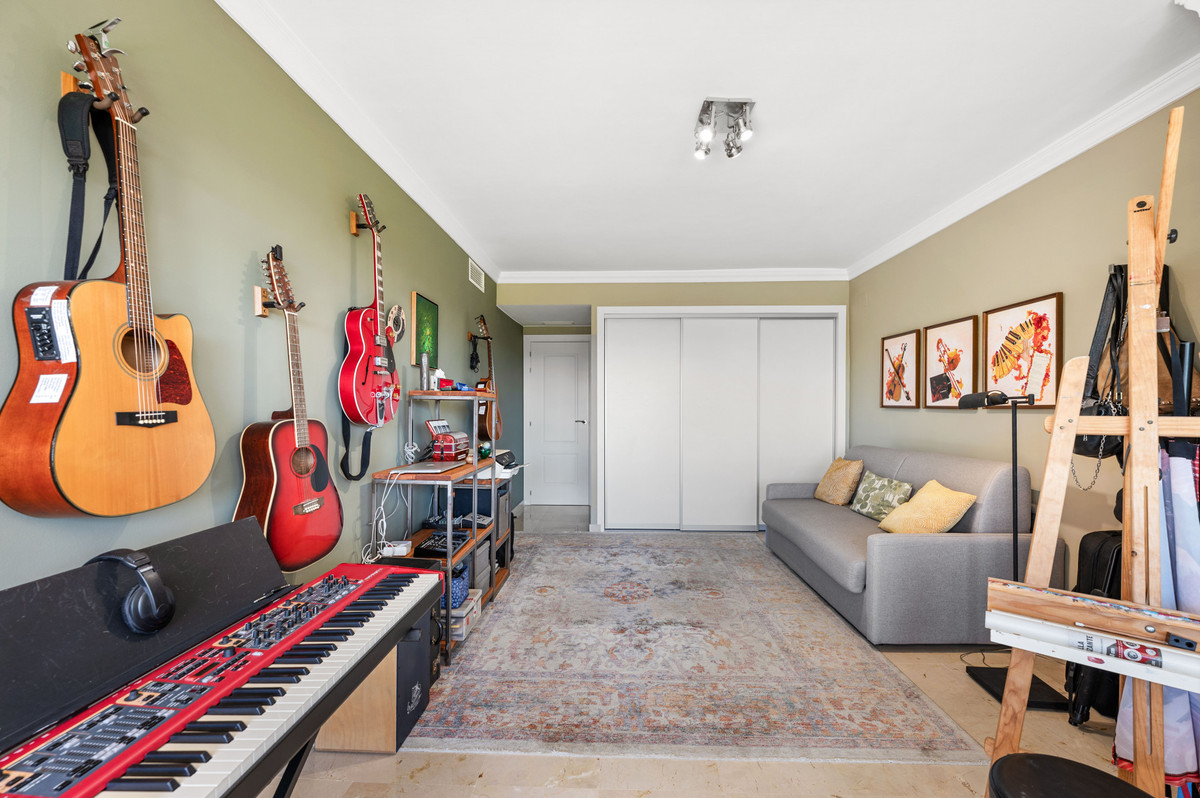 Appartement te koop in San Pedro de Alcántara | 4 slaapkamers H5349172