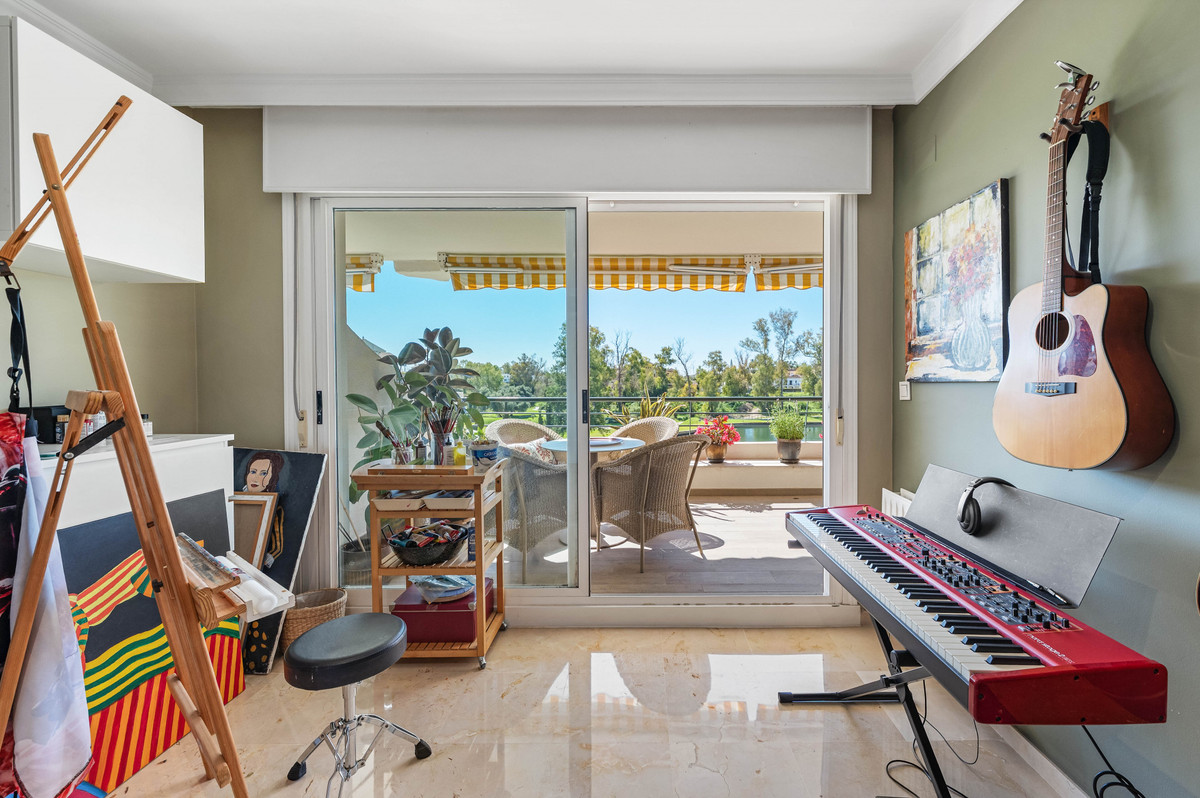 Appartement te koop in San Pedro de Alcántara | 4 slaapkamers H5349172