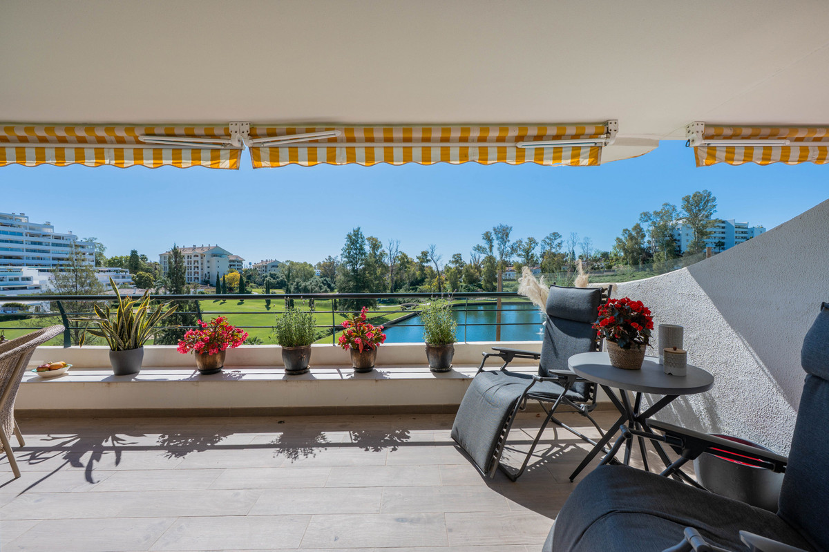 Appartement te koop in San Pedro de Alcántara | 4 slaapkamers H5349172