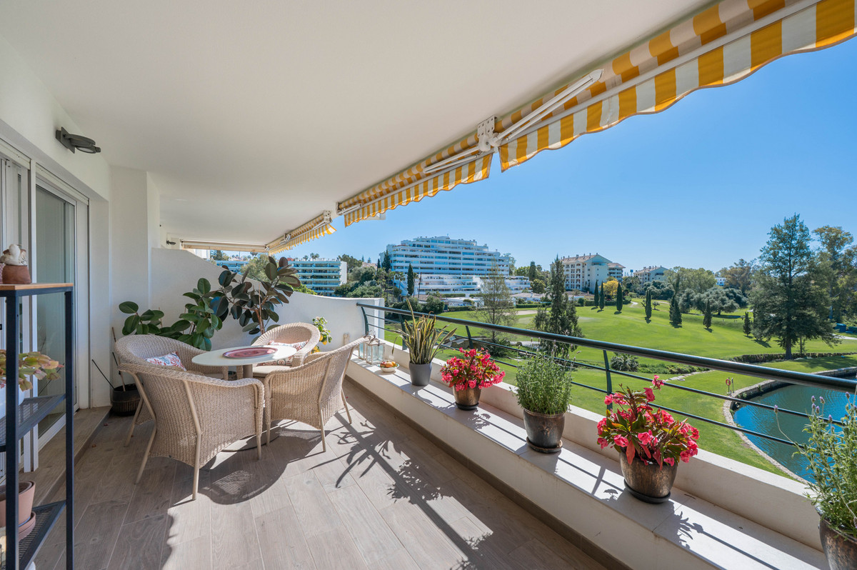 Appartement te koop in San Pedro de Alcántara | 4 slaapkamers H5349172