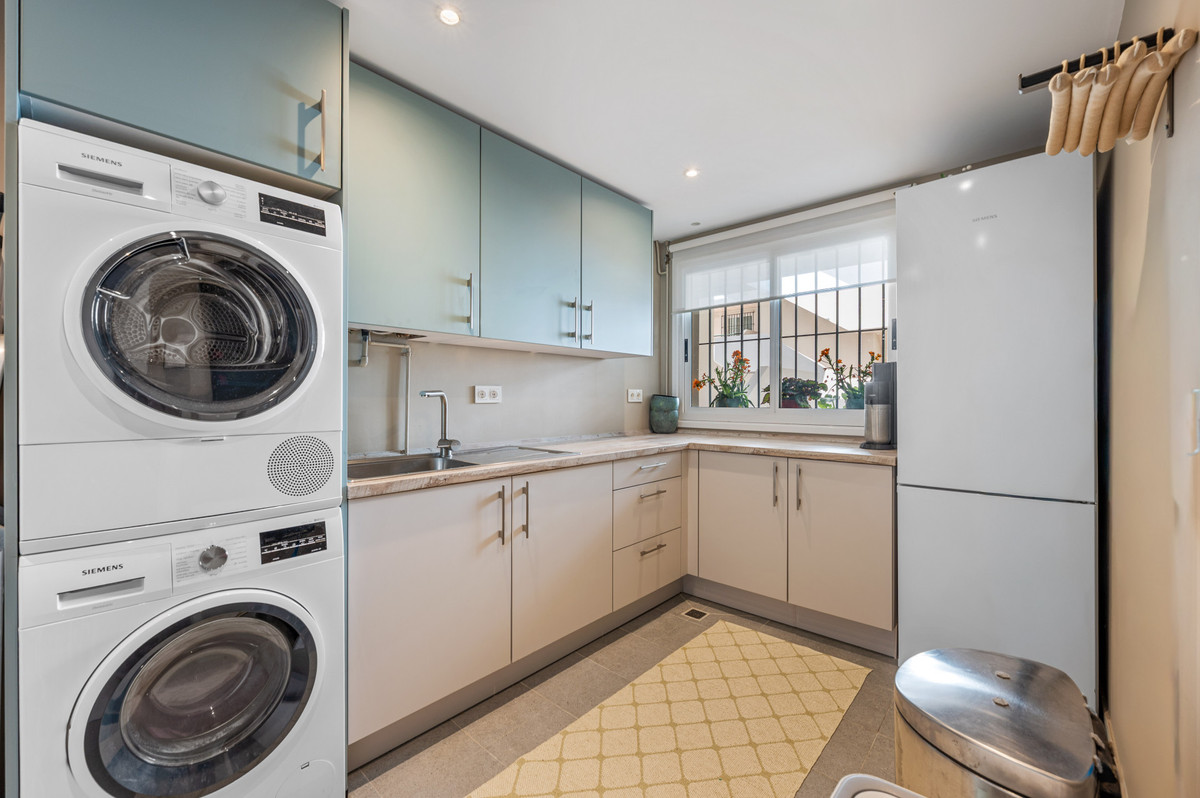 Appartement te koop in San Pedro de Alcántara | 4 slaapkamers H5349172