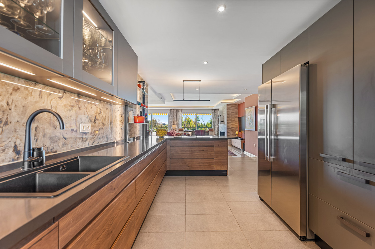 Appartement te koop in San Pedro de Alcántara | 4 slaapkamers H5349172