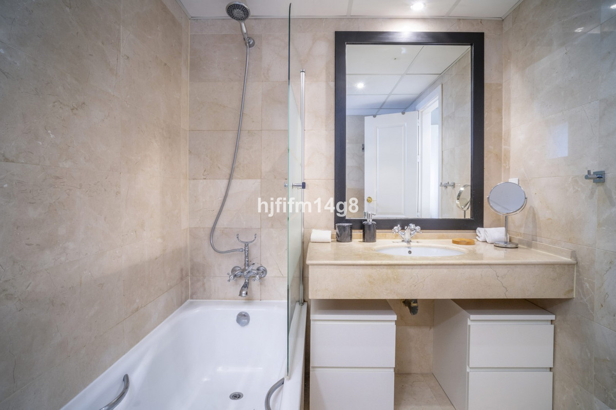 Appartement te koop in San Pedro de Alcántara | 2 slaapkamers H5371969