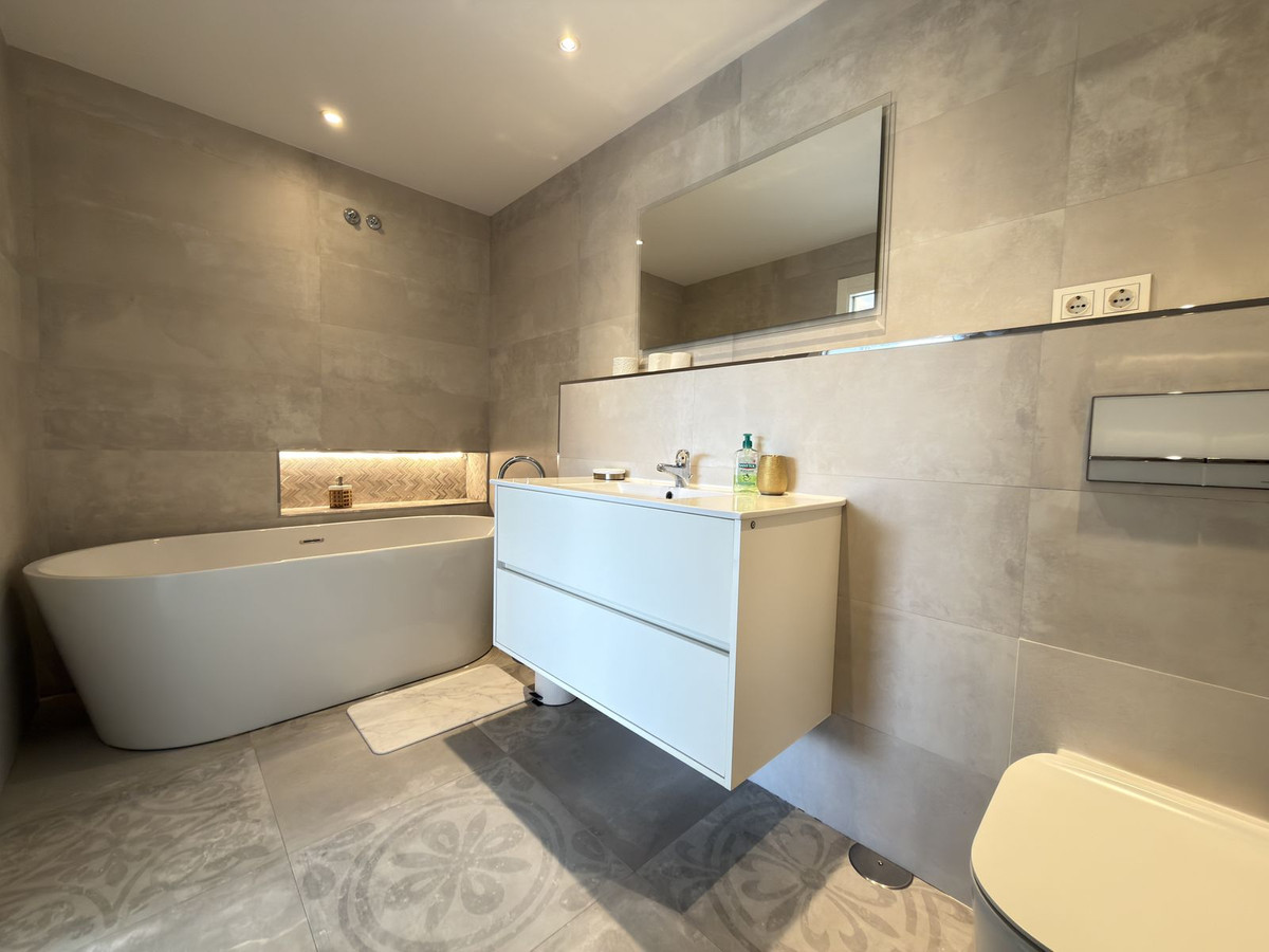 Appartement te koop in San Pedro de Alcántara | 2 slaapkamers H5373826
