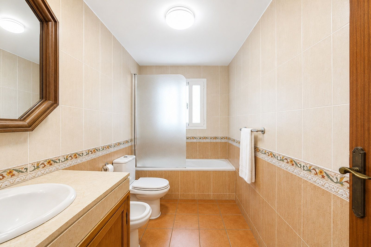 Appartement te koop in San Pedro de Alcántara | 4 slaapkamers H5406427
