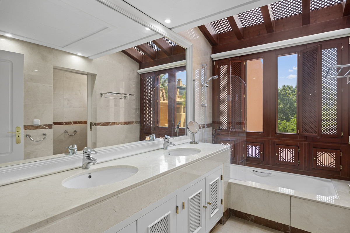 Appartement te koop in San Pedro de Alcántara | 3 slaapkamers H5421379