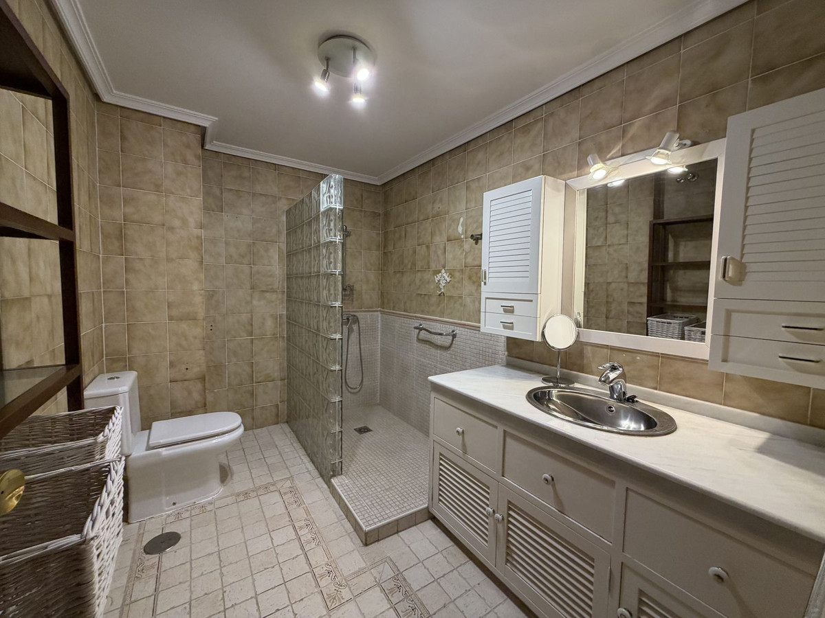 Appartement te koop in San Pedro de Alcántara | 4 slaapkamers H5433619