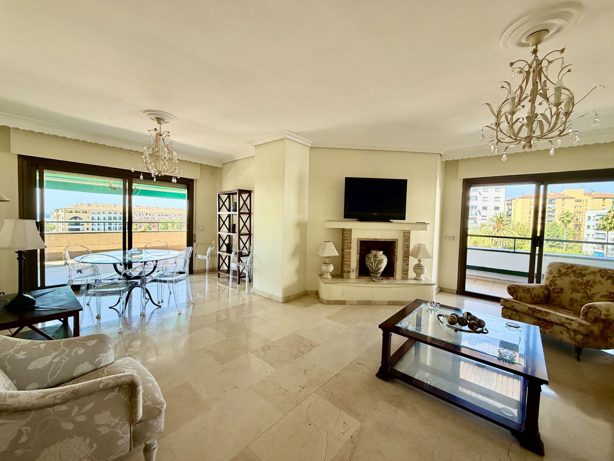 Appartement te koop in San Pedro de Alcántara | 4 slaapkamers H5433619