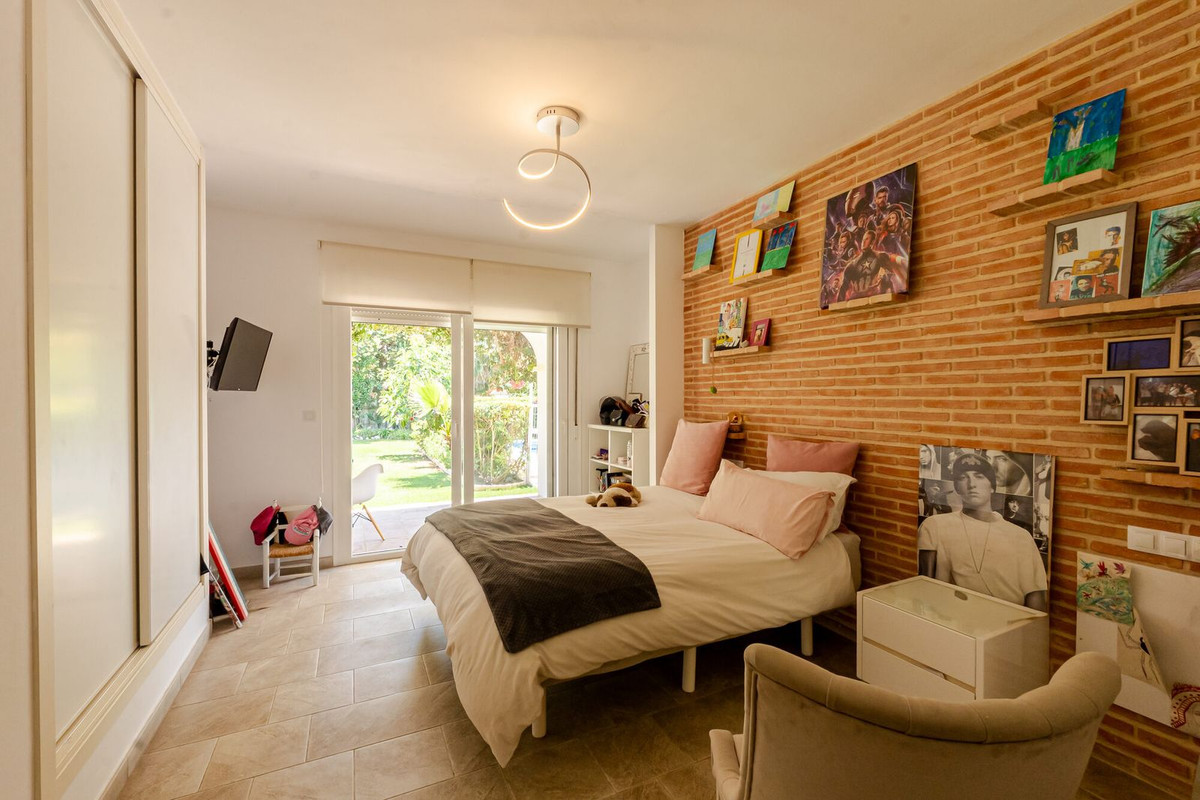 Appartement te koop in San Pedro de Alcántara | 4 slaapkamers H5433838
