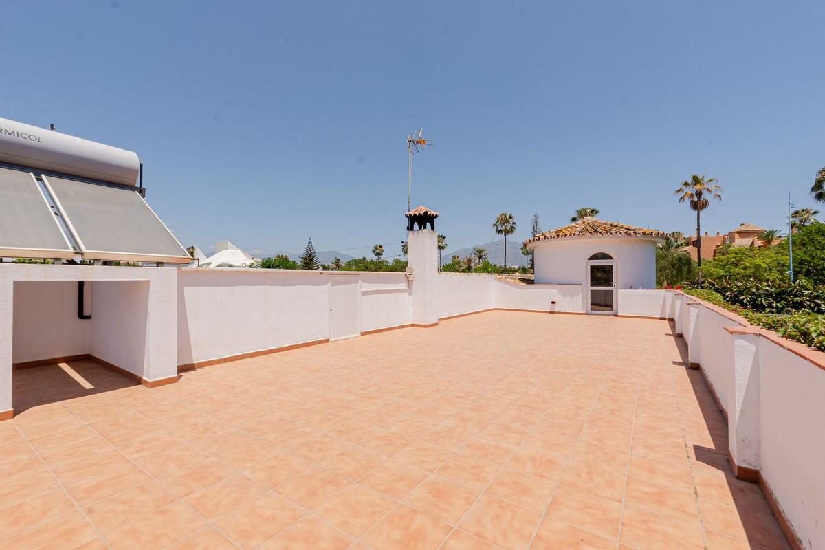 Appartement te koop in San Pedro de Alcántara | 4 slaapkamers H5433838