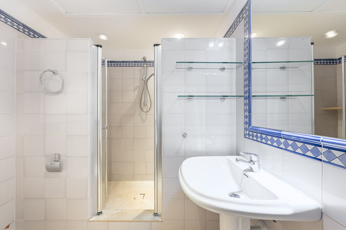 Appartement te koop in San Pedro de Alcántara | 3 slaapkamers H5434876