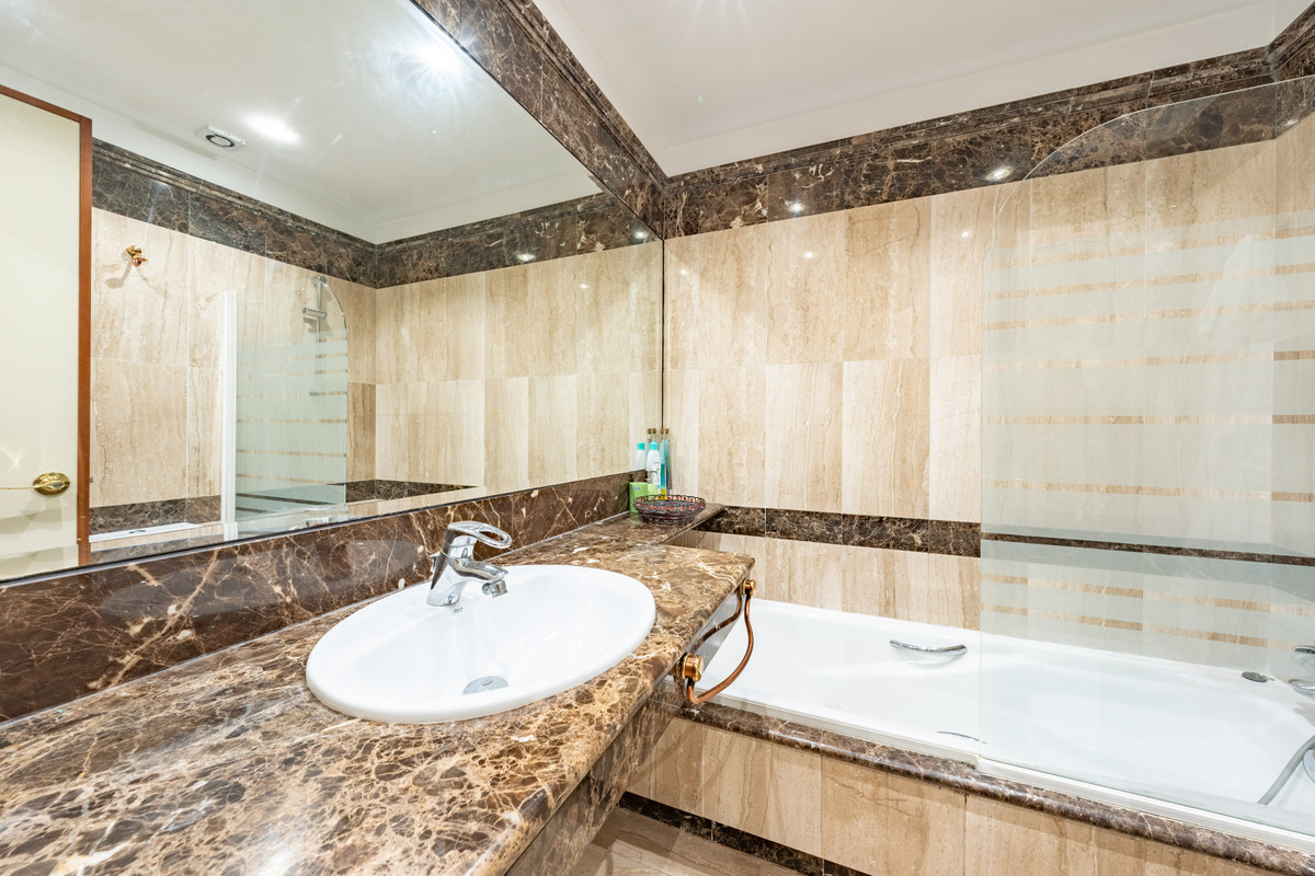 Appartement te koop in San Pedro de Alcántara | 2 slaapkamers H5441668
