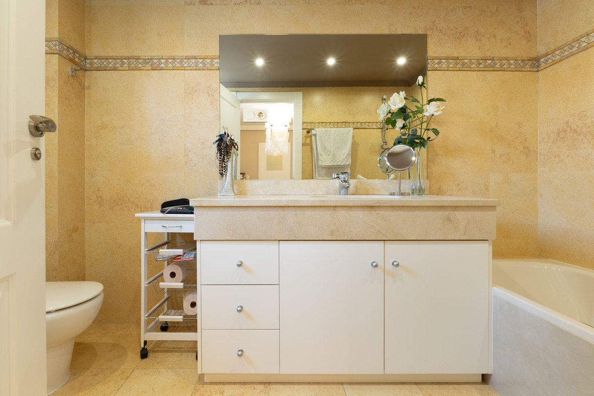 Appartement te koop in San Pedro de Alcántara | 2 slaapkamers H5452324