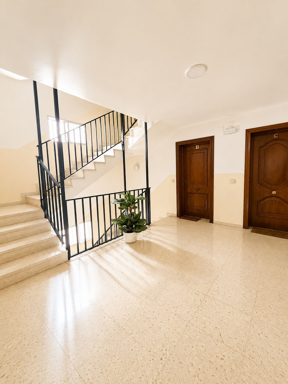 Appartement te koop in San Pedro de Alcántara | 4 slaapkamers H5478055