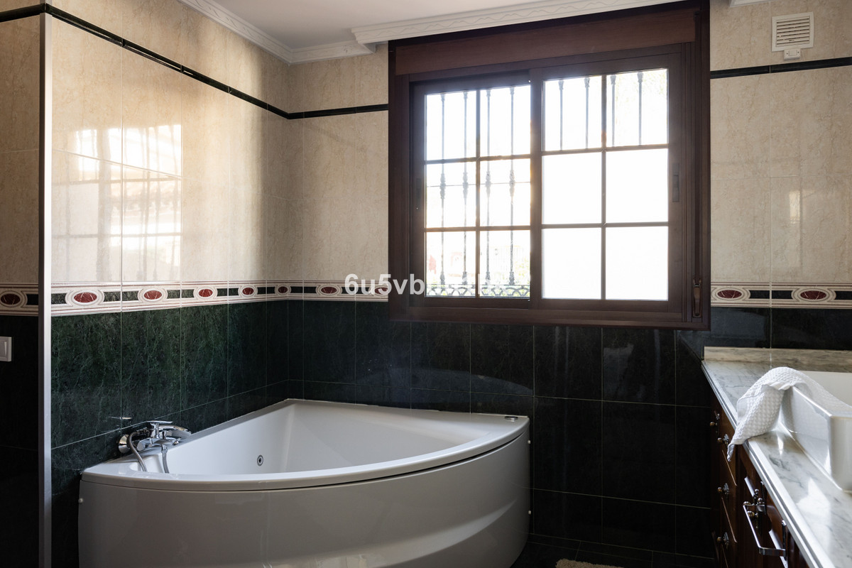 Huis te koop in San Pedro de Alcántara | 4 slaapkamers H5485627