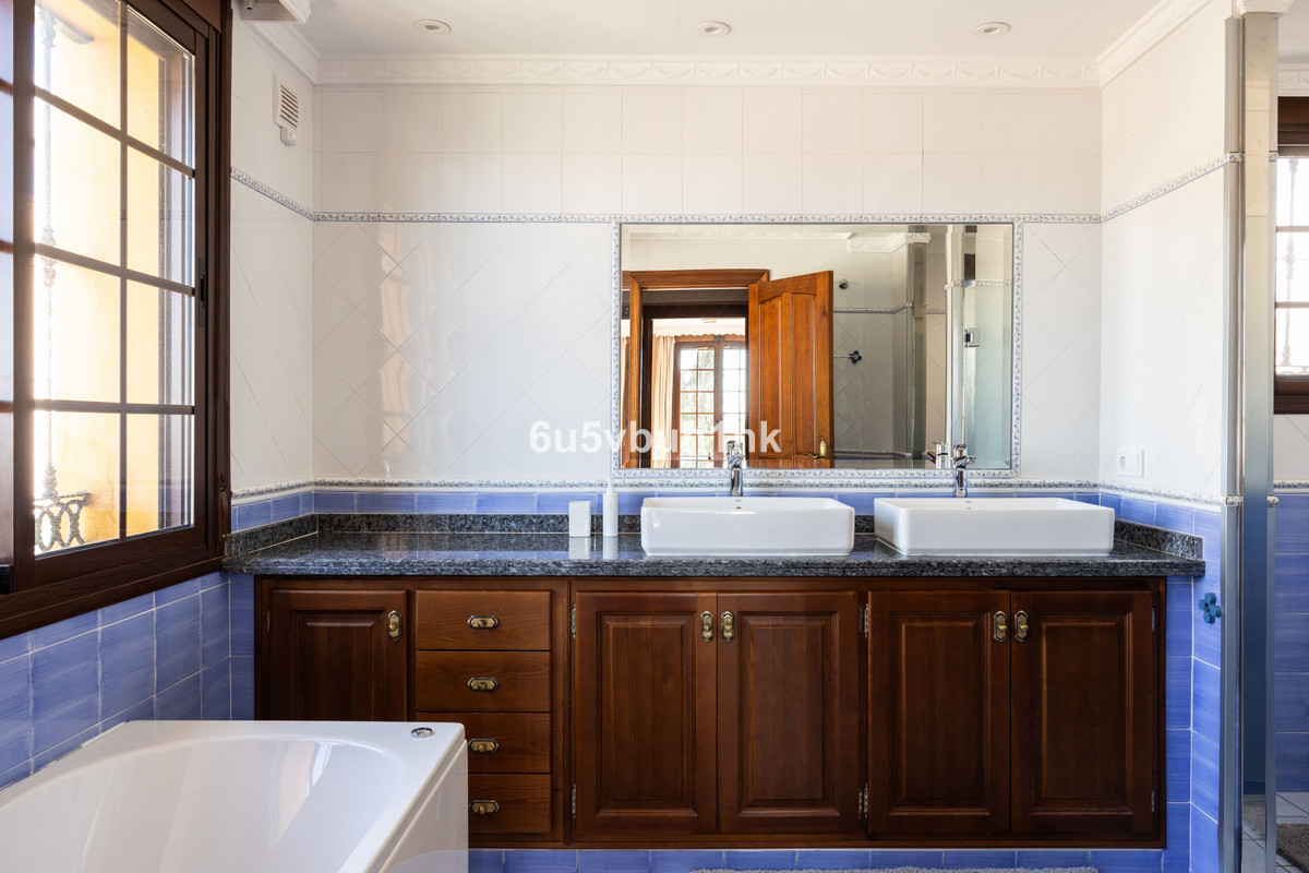 Huis te koop in San Pedro de Alcántara | 4 slaapkamers H5485627