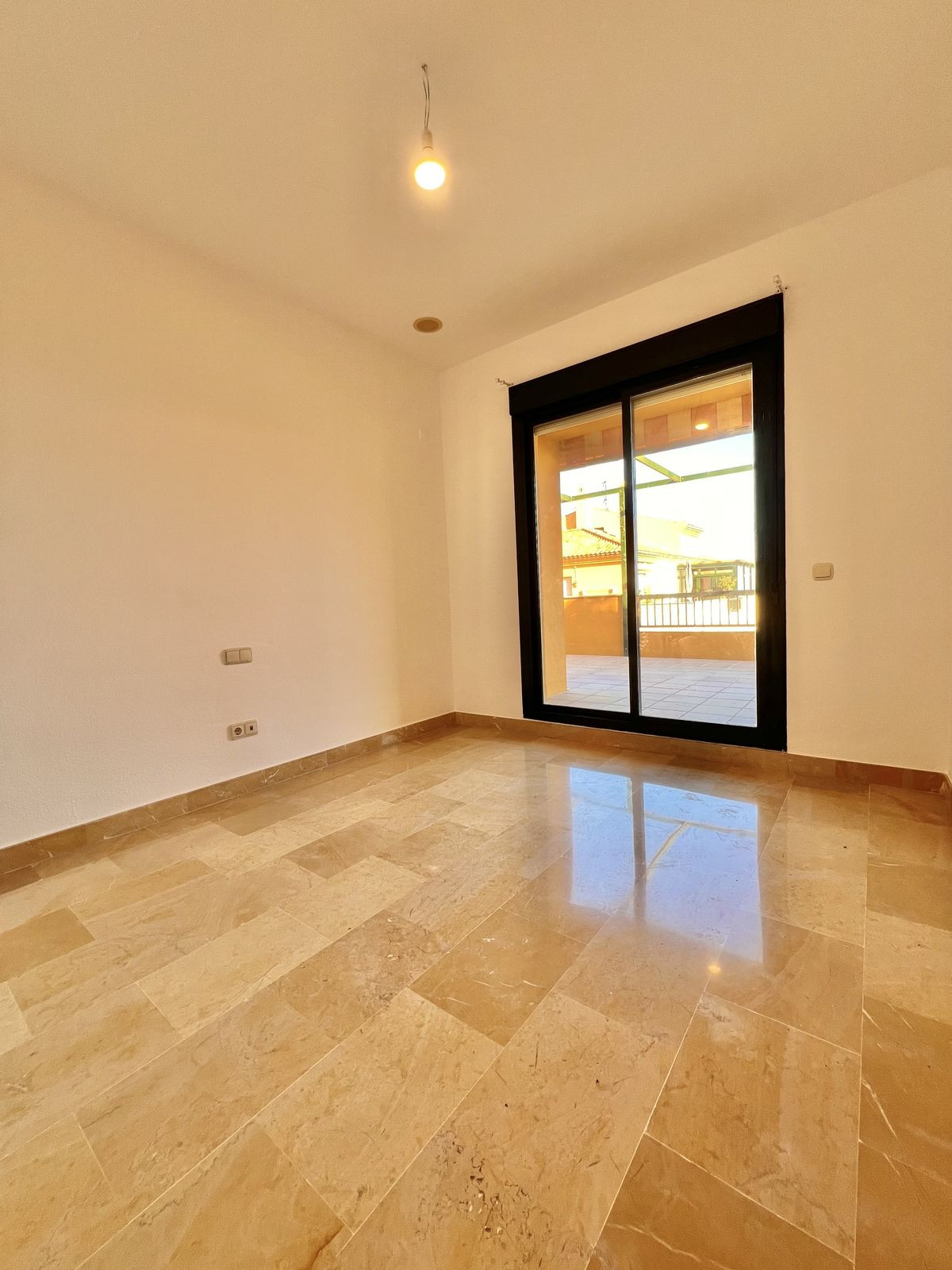 Appartement te koop in San Pedro de Alcántara | 4 slaapkamers H5487421