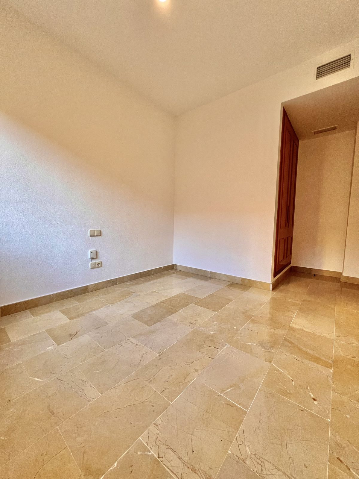Appartement te koop in San Pedro de Alcántara | 4 slaapkamers H5487421