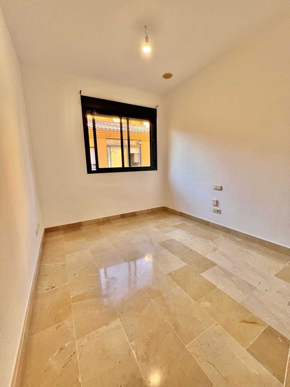 Appartement te koop in San Pedro de Alcántara | 4 slaapkamers H5487421