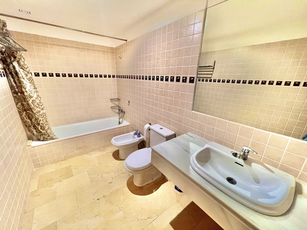 Appartement te koop in San Pedro de Alcántara | 4 slaapkamers H5487421