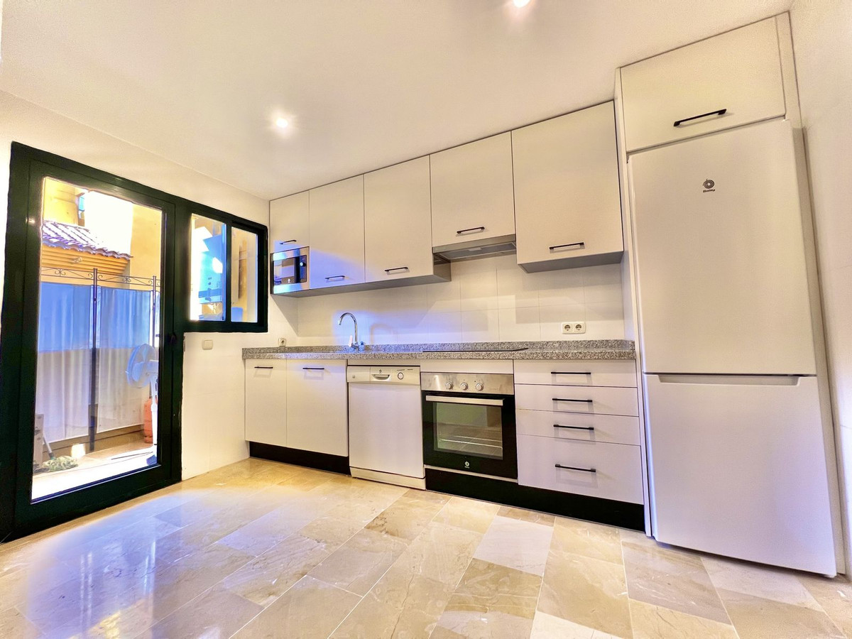 Appartement te koop in San Pedro de Alcántara | 4 slaapkamers H5487421