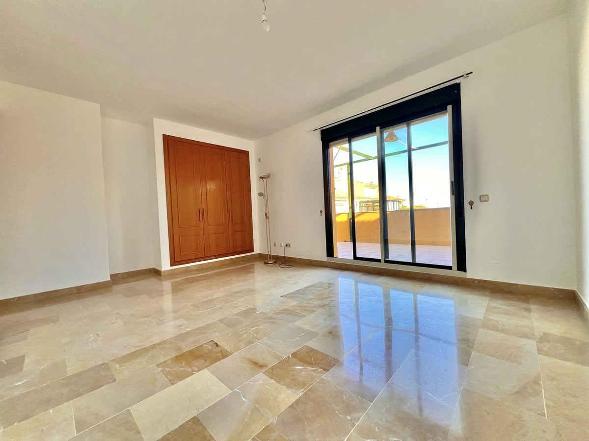 Appartement te koop in San Pedro de Alcántara | 4 slaapkamers H5487421