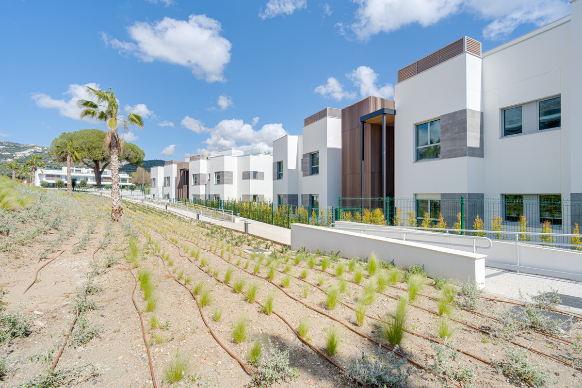 Property main view 33