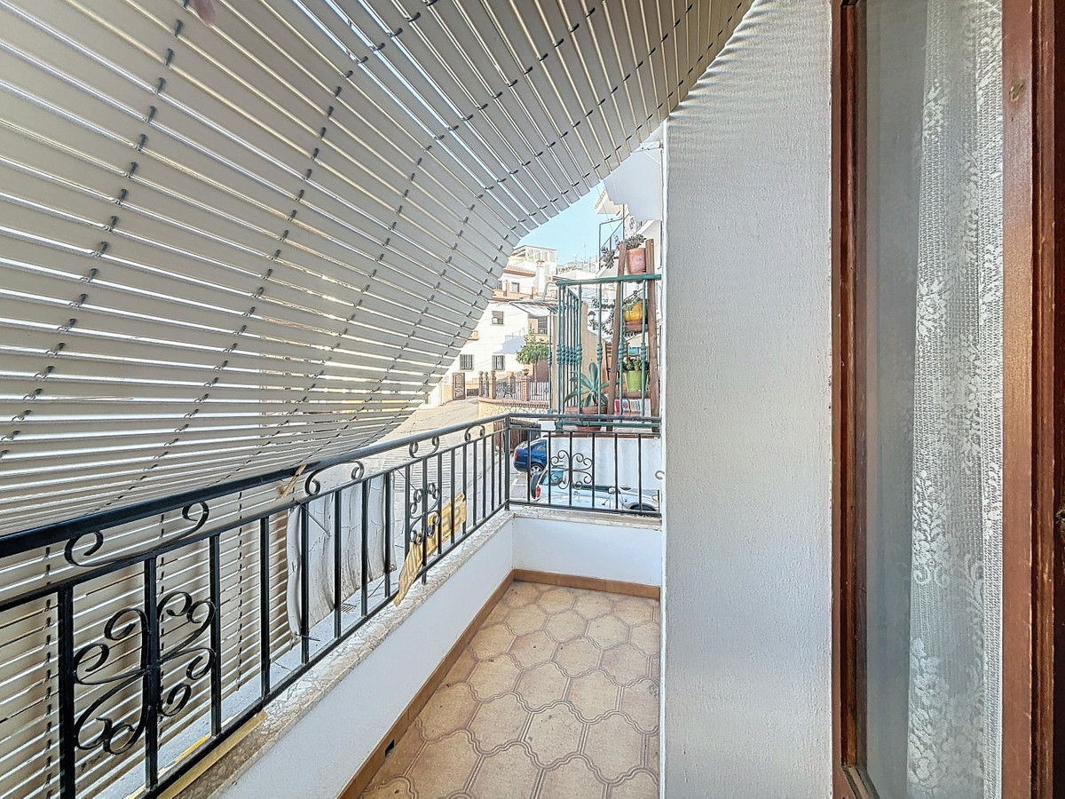 Penthouse in Sayalonga-10