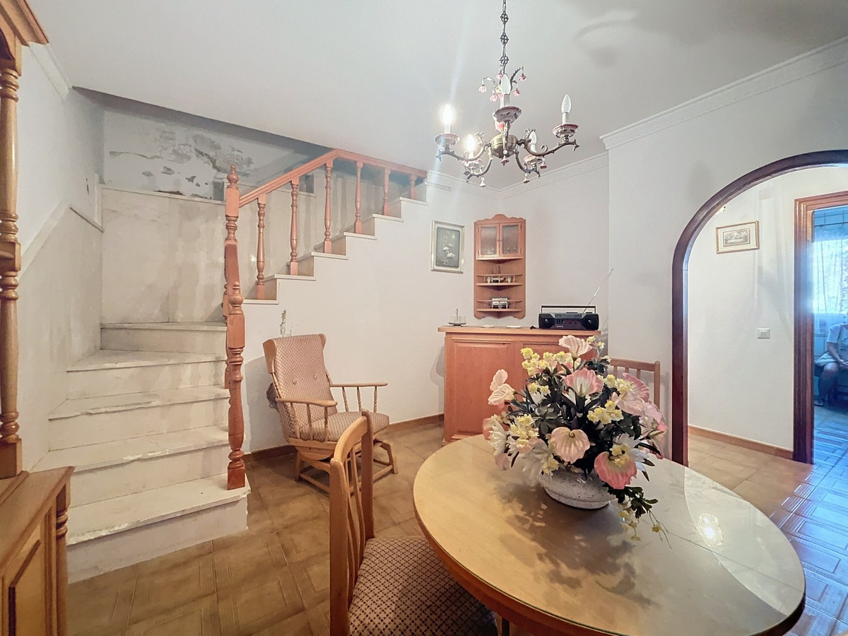 Penthouse in Sayalonga-12