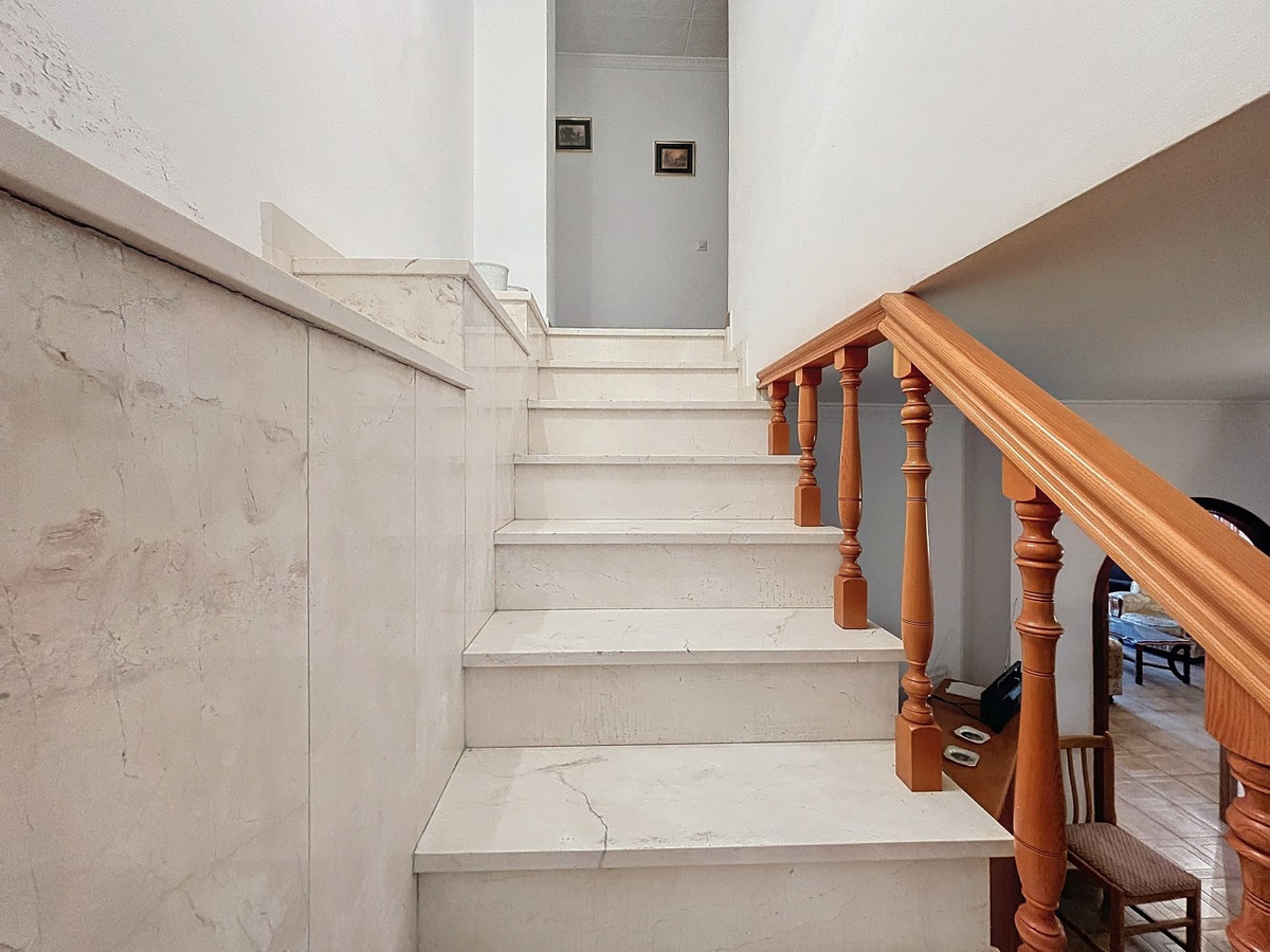 Penthouse in Sayalonga-19