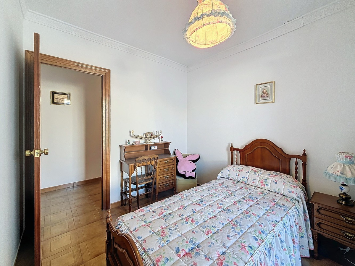 Penthouse in Sayalonga-22