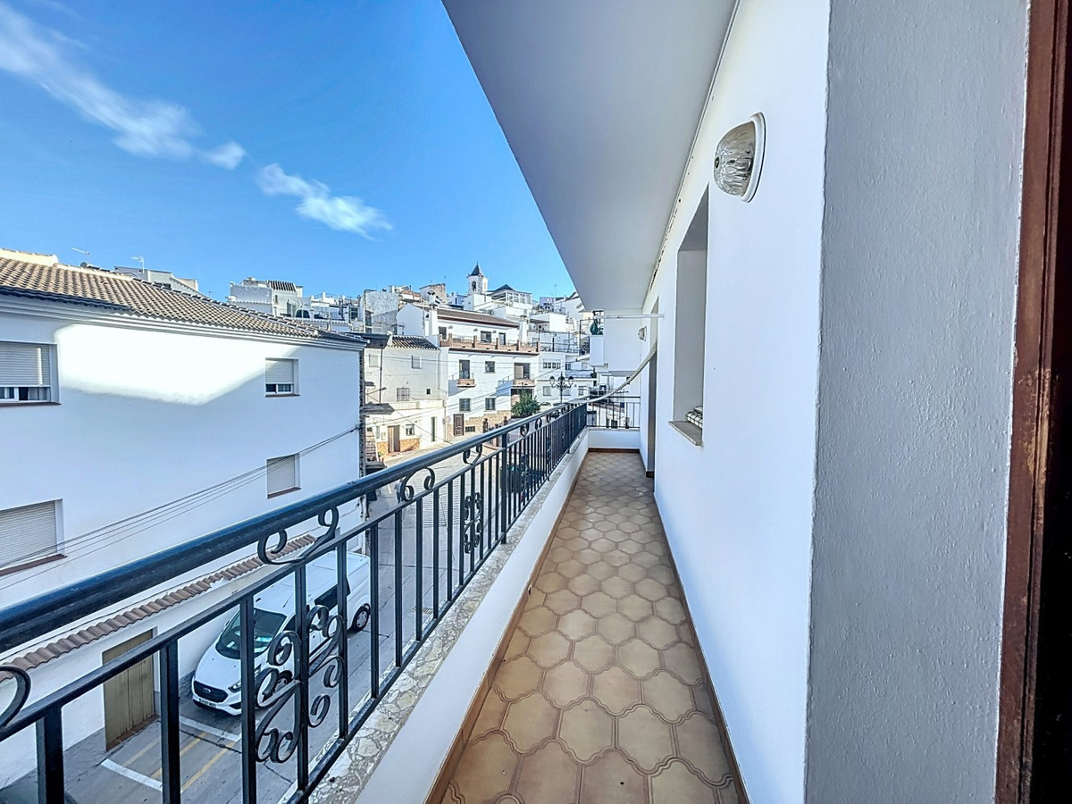 Penthouse in Sayalonga-23