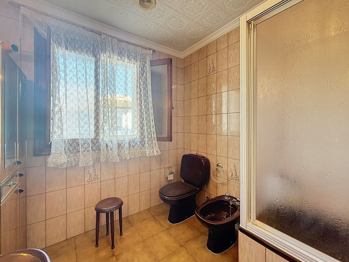 Penthouse in Sayalonga-25