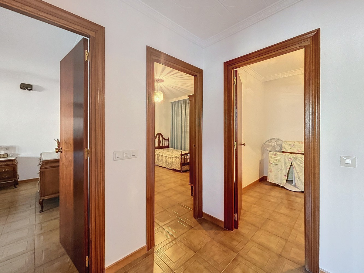 Penthouse in Sayalonga-28
