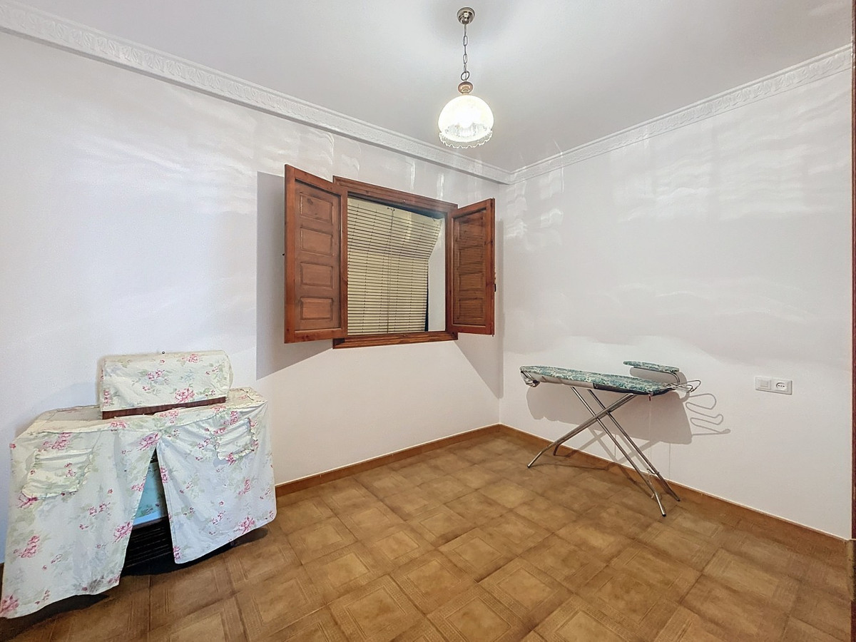 Penthouse in Sayalonga-29