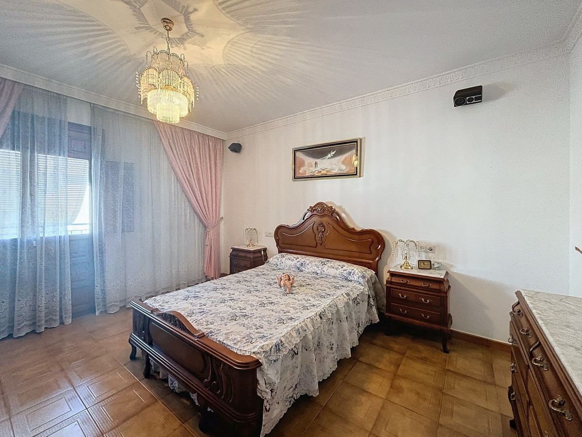Penthouse in Sayalonga-34
