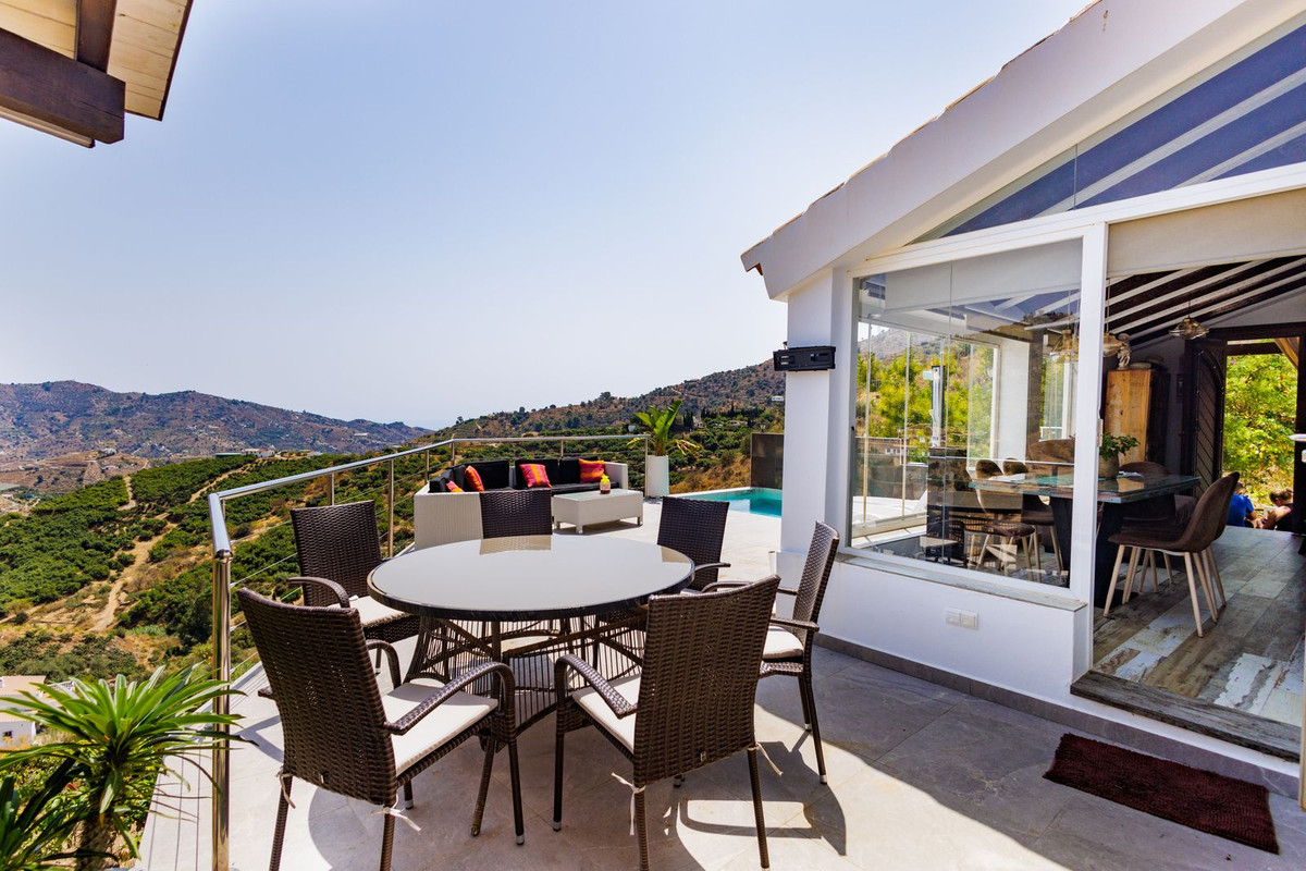 Huis te koop in Sayalonga | 1 slaapkamers H5136547
