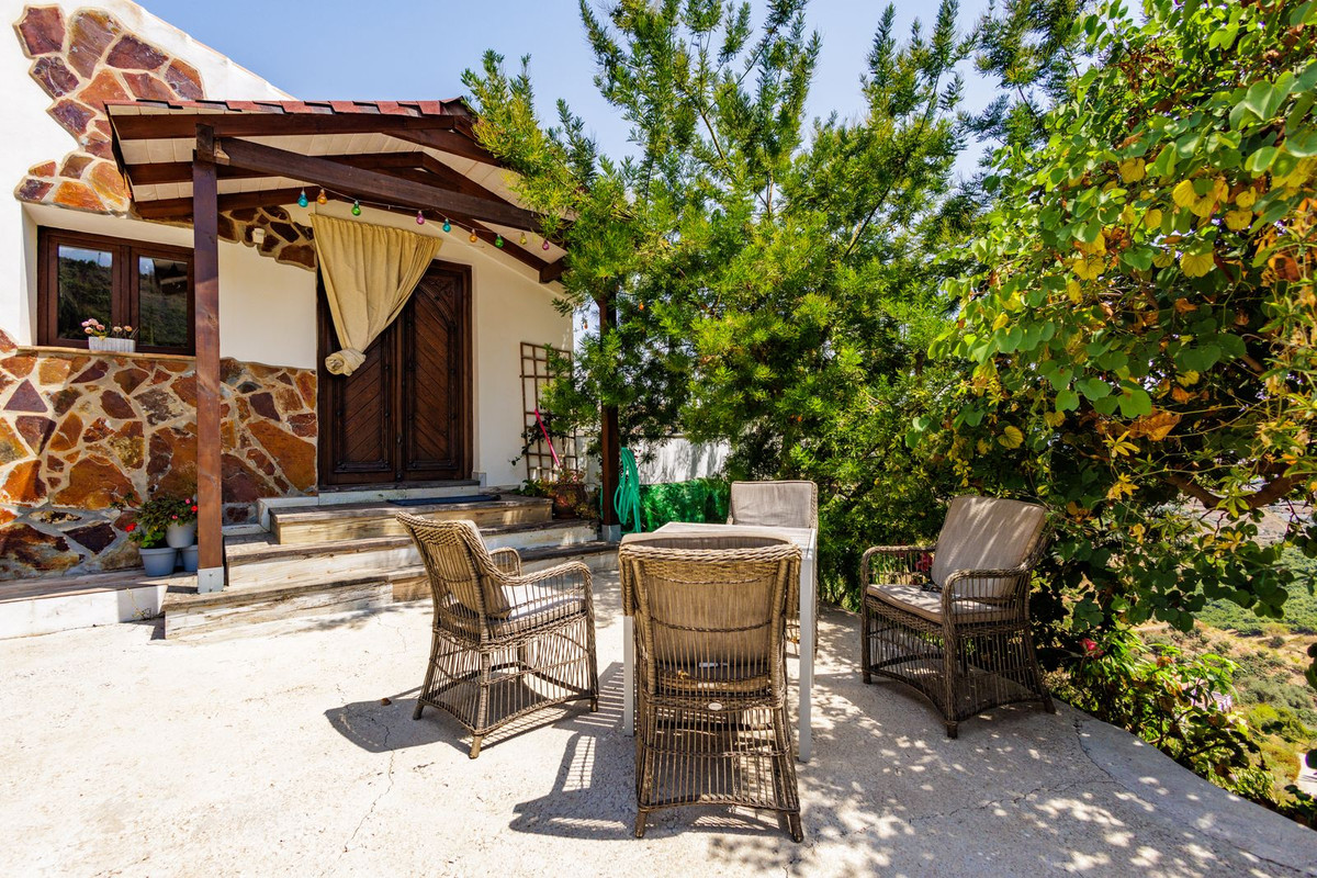 Huis te koop in Sayalonga | 1 slaapkamers H5136547