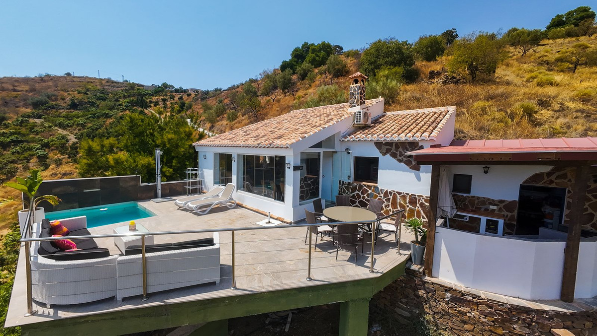 Huis te koop in Sayalonga | 1 slaapkamers H5136547