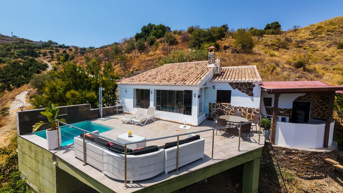 Huis te koop in Sayalonga | 1 slaapkamers H5136547