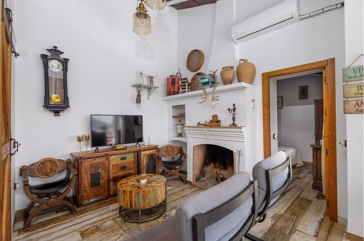Huis te koop in Sayalonga | 1 slaapkamers H5136547