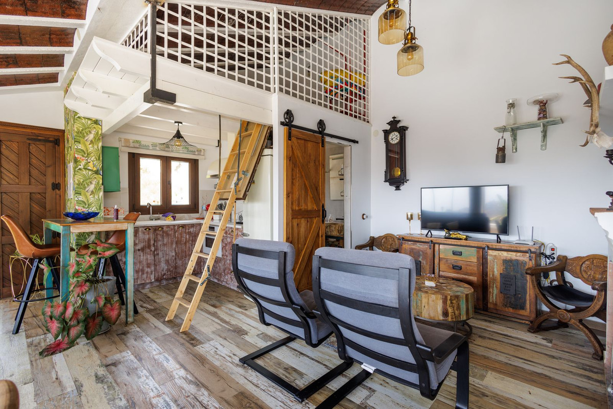 Huis te koop in Sayalonga | 1 slaapkamers H5136547