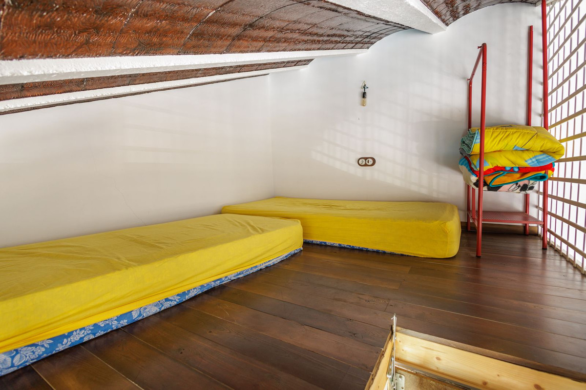 Huis te koop in Sayalonga | 1 slaapkamers H5136547