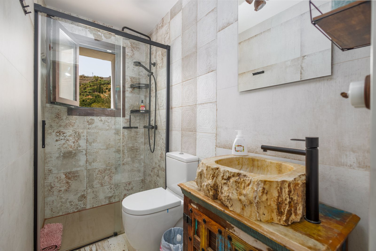 Huis te koop in Sayalonga | 1 slaapkamers H5136547