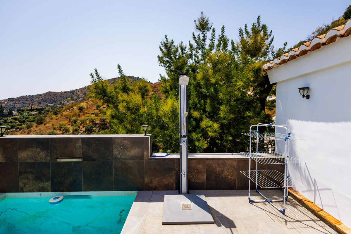 Huis te koop in Sayalonga | 1 slaapkamers H5136547