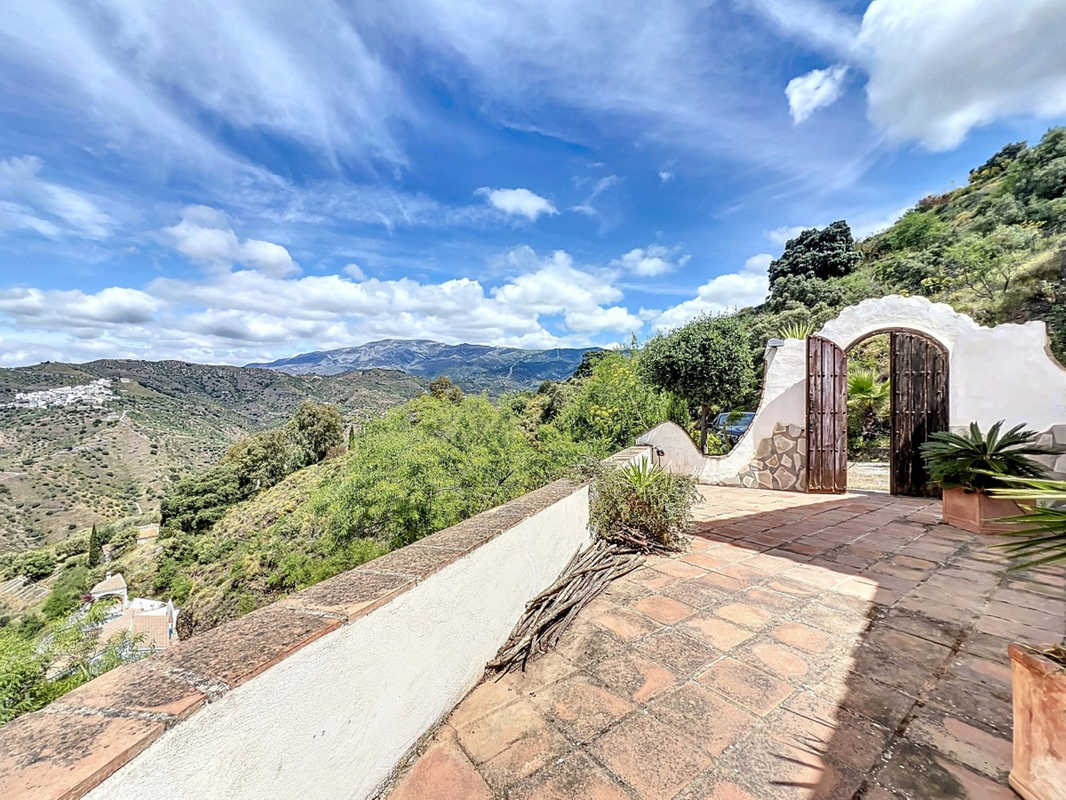 Huis te koop in Sayalonga | 3 slaapkamers H5456167