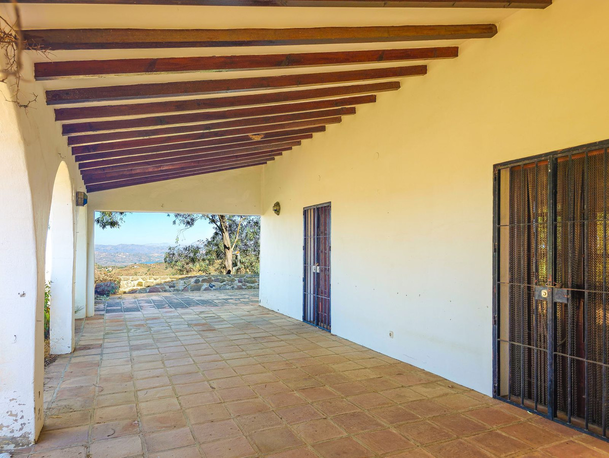 Property main view 60