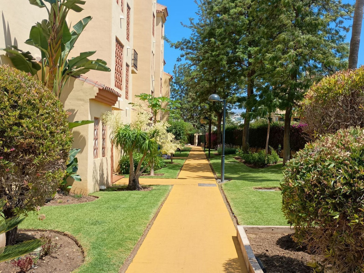 Tussenverdieping Appartement in Selwo-13